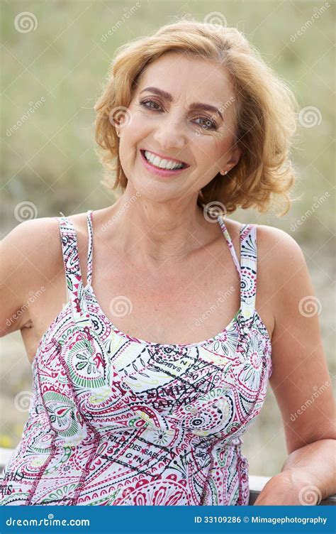 images of mature ladies|135,933 Beautiful Older Woman Portrait Stock Photos & High。